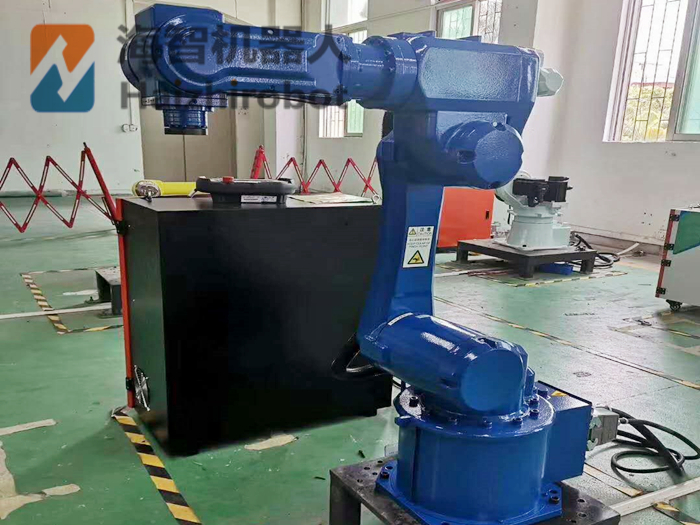 海智又?叒叕接單了！機(jī)器人餐具噴漆(圖1)